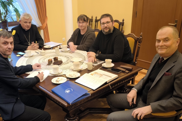 Kard. Krajewski potwierdził decyzję o działalności Niezależnej Komisji Historycznej do spraw zbadania nadużyć seksualnych w Archidiecezji Łódzkiej