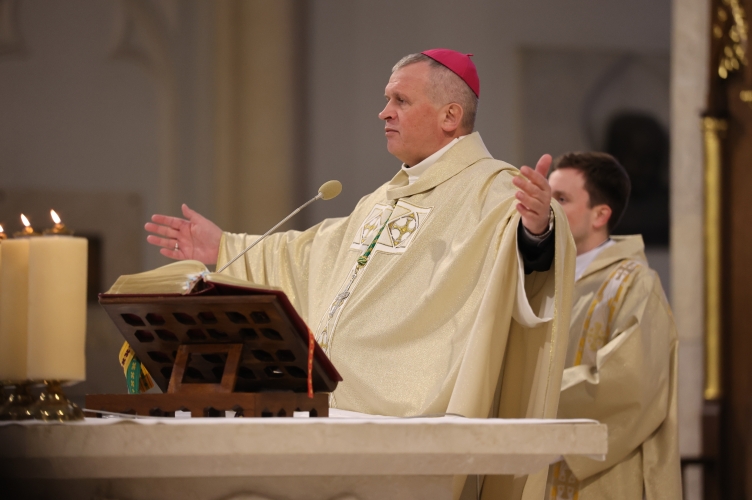 Miłość prowadzi do wiary. Wielkanocna liturgia w Archikatedrze Łódzkiej