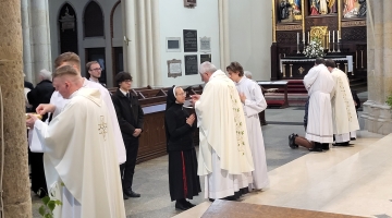Komunia święta pod dwiema postaciami - rozmowa z ks. S. Sosnowskim, liturgistą