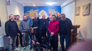 Kard. Krajewski z wizytą w Domu Magnificat dla osób uzależnionych
