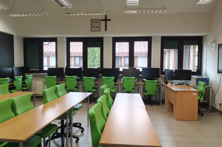 Dotacja z UE na realizację projektu Rozwijamy kompetencje kluczowe - równamy szanse - szkoła podstawowa przyszłości!