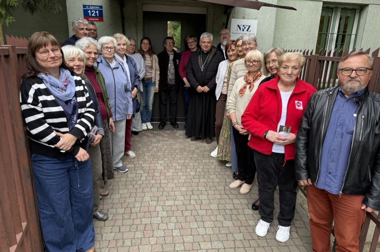 Kard. Krajewski do pracowników Hospicjum Domowego Caritas: Ewangelia jest wnoszona do domów tych ludzi poprzez wasze towarzyszenie!