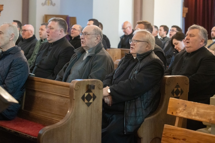 Kapłańskie Nieszpory przy grobie Sługi Bożej Wandy Malczewskiej w Parznie