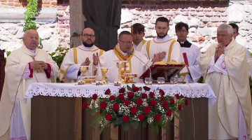 Kard. Krajewski uczestniczy w uroczystościach św. Stanisława Biskupa i Męczennika na Skałce w Krakowie