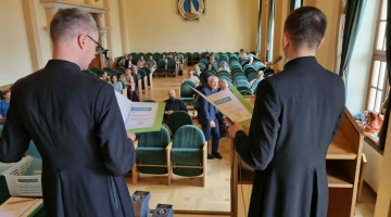 Eucharystia, wykłady i wręczenie dyplomów – zakończenie roku w Szkole Liturgii