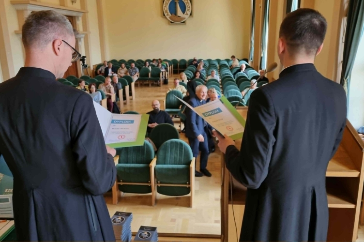 Eucharystia, wykłady i wręczenie dyplomów – zakończenie roku w Szkole Liturgii