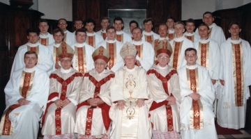 Dziś 30. rocznica Święceń Kapłańskich bpa Zbigniewa Wołkowicza i kapłanów wyświęconych 8 czerwca 1996 roku