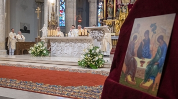 Kard. Krajewski: Eucharystia jest świętem obecności Boga pośród nas | ŚWIĘTO EUCHARYSTII 2026