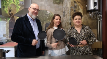 W cieniu łódzkiej katedry rusza pilotaż kuchni społecznej