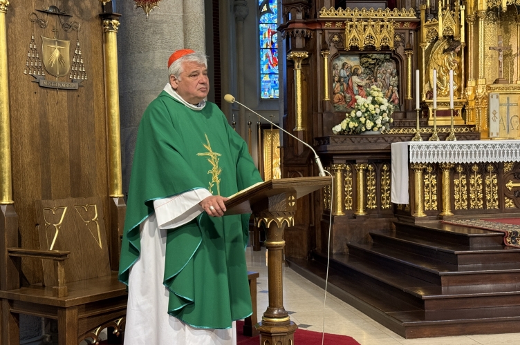 Kard. Krajewski podczas Mszy św. czwartkowej: odrzućmy to, co oddala nas od Boga!