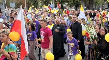 Wyszliśmy jako sąsiedzi, wróciliśmy jako bracia - 210. Piesza Pielgrzymka Tomaszowska zakończona