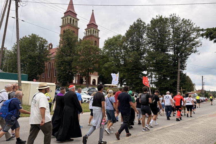 XXXIII Piesza Pielgrzymka Zgierska w Dłutowie na Mszy świętej - 2026