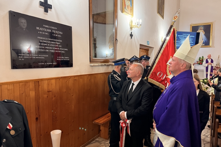 Był sługą, który zawsze mówił: damy radę - w Łękawie uczczono pierwszą rocznicę śmierci ks. Władysława Pietrzyka