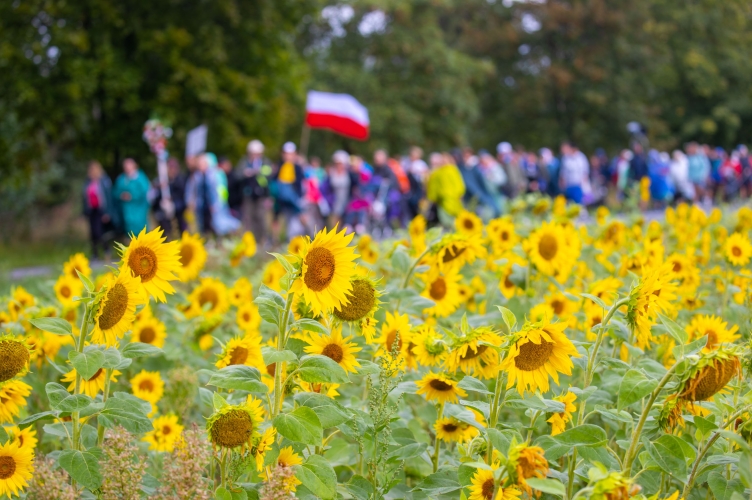 Trzeci dzień na pątniczym szlaku 101 Pieszej Pielgrzymki Łódzkiej na Jasną Górę