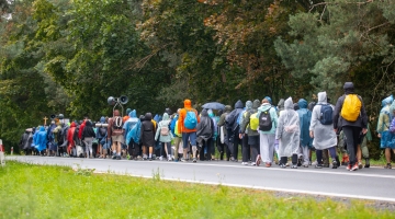Ks. Hejduk: Pielgrzymka uczy, że z pomocą Boga możemy osiągnąć cel! - wywiad z kierownikiem PPŁ