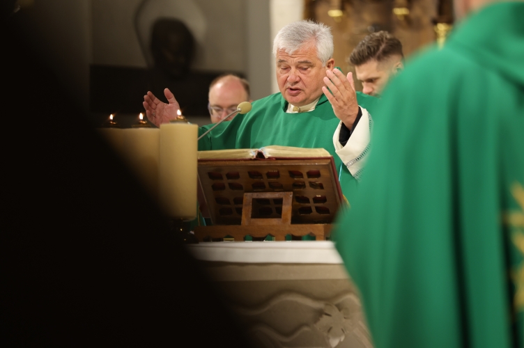 Kard. Krajewski: MIŁOŚĆ jest bez miary | Czwartkowa Eucharystia w łódzkiej Katedrze