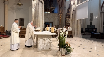 Kard. Krajewski podczas czwartkowej Eucharystii: tam, gdzie kończy się ludzka logika, zaczyna się zaufanie Bogu!