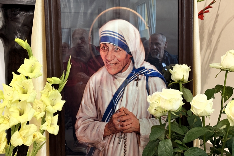 Kard. Krajewski u Misjonarek Miłości w Łodzi: Matka Teresa była Ewangelią!