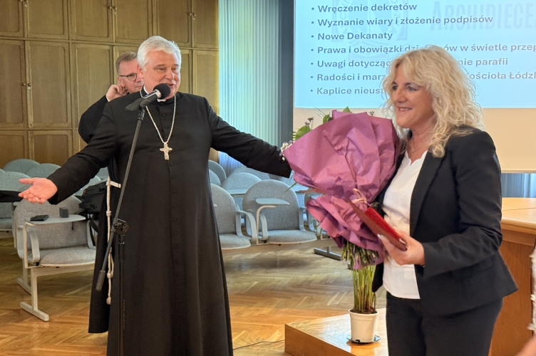 Złoty Krzyż Zasługi Archidiecezji Łódzkiej dla Jolanty Jakóbik