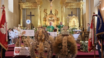 Dziękowano za plony i dar jedności - Dożynki Województwa Łódzkiego w Brzezinach