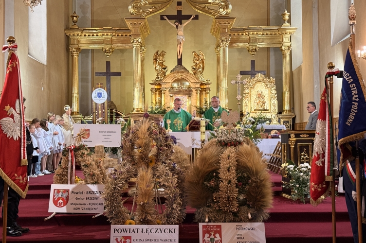 Dziękowano za plony i dar jedności - Dożynki Województwa Łódzkiego w Brzezinach