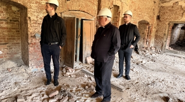 Żywy pomnik papieskiego spotkania z łódzkimi Włókniarkami  - centrum kobiet - w dawnej tkalni Uniontexu