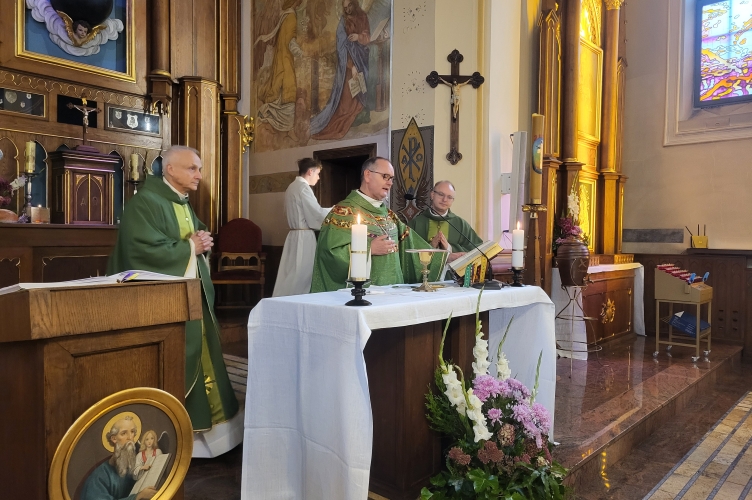 Abp Przybylski: Szkoła ma duszę i ducha - I LO w Łodzi świętuje 120-lecie istnienia
